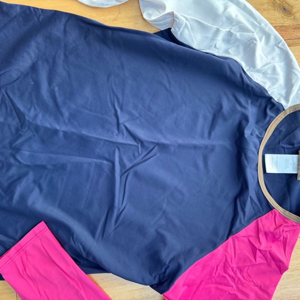 Tommy Bahama Navy White, & Pink UV Shirt size Small‎ - Picture 4 of 4